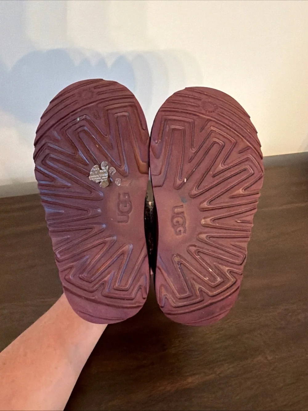 UGG Kids Mini Mirror Ball Boot - Burgundy Sequin - Size 10